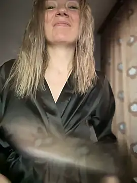 Snapshot of Crazy-Rosa chatting on February 16, 2025, 3:47 am Crazy-Rosa online show from February 16, 2025, 3:47 am