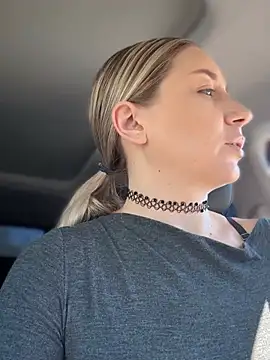 Crazy-Rosa online show from March 25, 2026, 7:03 am