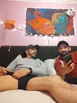 Snapshot of Tristan40@xh chatting on April 29, 2026, 1:32 am Tristan40xh online show from April 29, 2026, 1:32 am