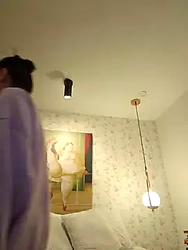 valery mora online show from December 21, 2024, 1:32 pm