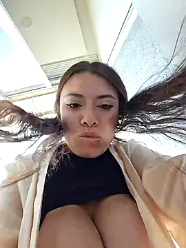 valery mora online show from January 21, 2025, 5:20 pm