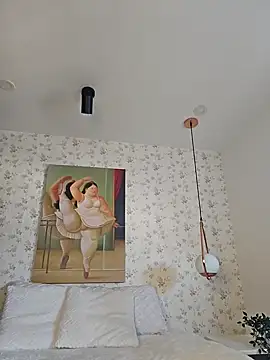 valery mora online show from February 10, 2025, 1:33 pm