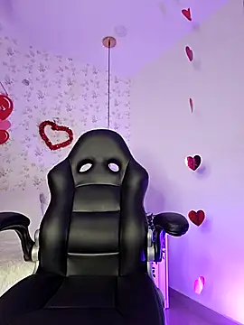 valery mora online show from February 21, 2025, 1:33 pm