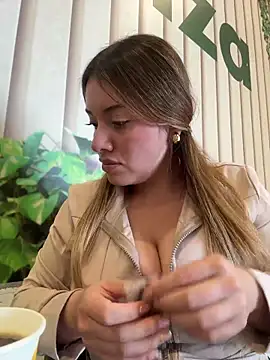 Snapshot of valery_mora chatting on July 1, 2026, 8:08 pm valery mora online show from July 1, 2026, 8:08 pm