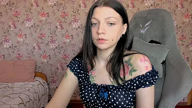 Snapshot of Lolly_Haze chatting on May 5, 2026, 3:25 am Lolly Haze online show from May 5, 2026, 3:25 am