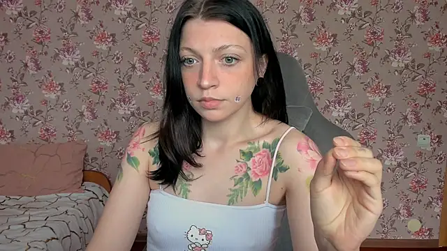 Snapshot of Lolly_Haze chatting on May 8, 2026, 3:34 am Lolly Haze online show from May 8, 2026, 3:34 am