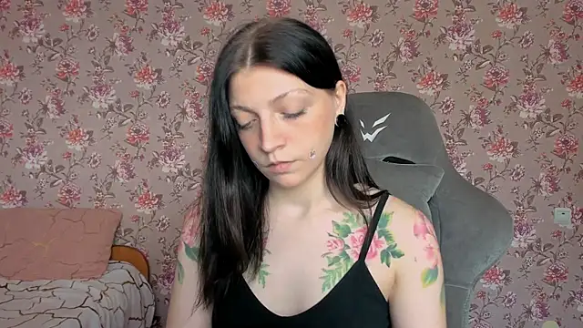 Snapshot of Lolly_Haze chatting on May 12, 2026, 3:58 am Lolly Haze online show from May 12, 2026, 3:58 am