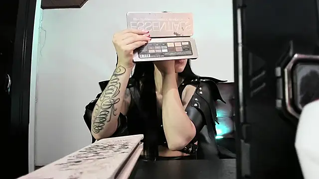 MistressVenena online show from October 16, 2025, 7:59 pm