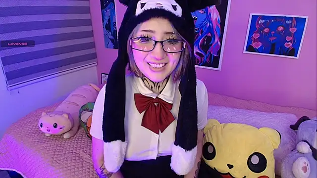 Miwa violet online show from April 5, 2026, 3:58 am