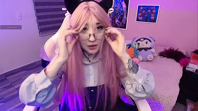 Miwa violet online show from April 22, 2026, 1:08 am