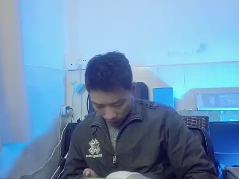 xhqds online show from January 8, 2025, 11:21 am