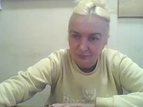Snapshot of Meri798 chatting on May 28, 2026, 6:16 pm Meri798 online show from May 28, 2026, 6:16 pm