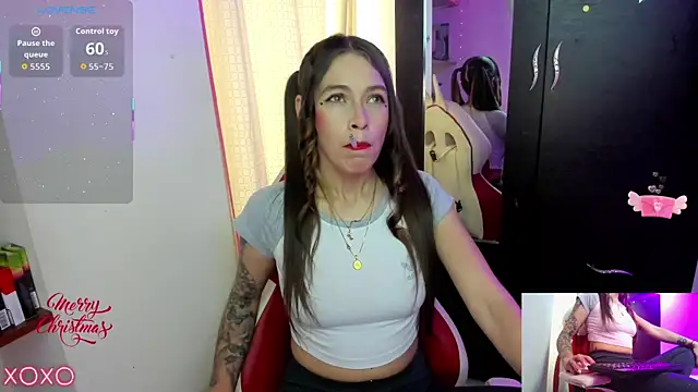 sweetlittlelisa online show from December 22, 2025, 9:34 pm