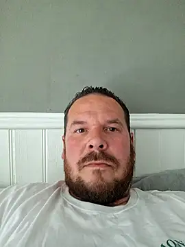 Snapshot of chrisB09 chatting on June 16, 2026, 4:31 pm chrisB09 online show from June 16, 2026, 4:31 pm