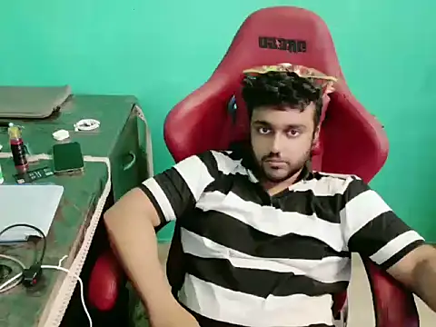 Snapshot of telugu_boy_ chatting on October 17, 2025, 3:53 am telugu boy  online show from October 17, 2025, 3:53 am
