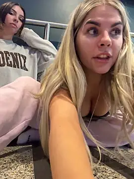 Snapshot of delicioussdixie chatting on October 31, 2025, 6:14 am delicioussdixie online show from October 31, 2025, 6:14 am