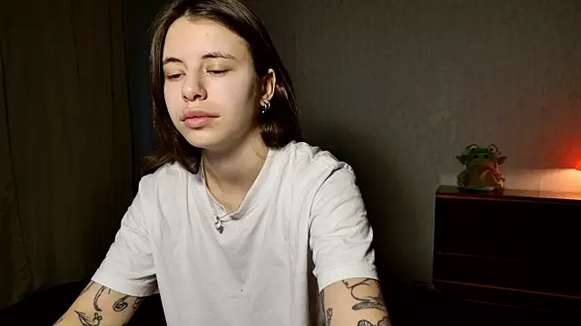 MazzyDoll online show from March 5, 2026, 5:36 am