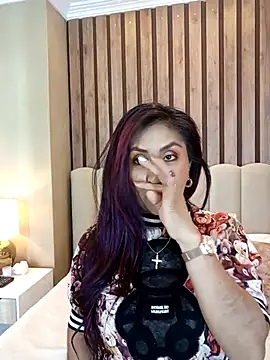 MonicaMoret online show from March 18, 2025, 12:03 pm