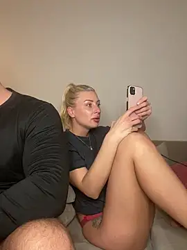 Snapshot of belle98 chatting on March 1, 2025, 8:10 pm belle98 online show from March 1, 2025, 8:10 pm