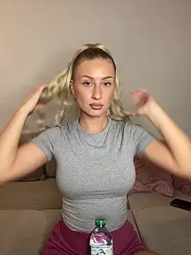 Snapshot of belle98 chatting on September 29, 2025, 7:19 pm belle98 online show from September 29, 2025, 7:19 pm