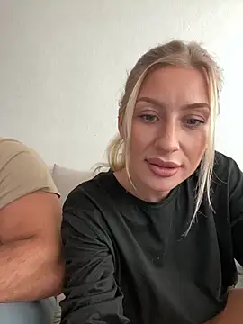 Snapshot of belle98 chatting on October 17, 2025, 1:35 pm belle98 online show from October 17, 2025, 1:35 pm