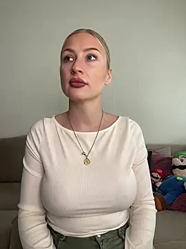 belle98 online show from April 26, 2026, 12:47 pm