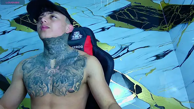 Kevin22 222 online show from March 18, 2025, 3:53 am