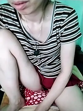 Luxcute286 online show from May 29, 2026, 2:42 am