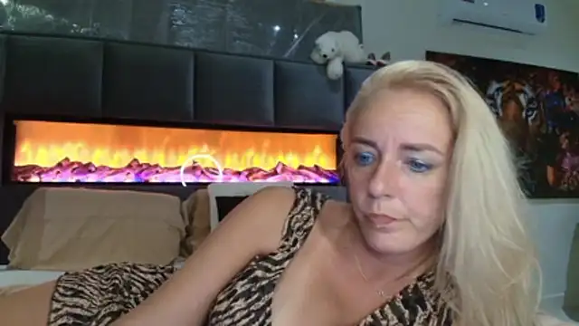 Snapshot of Wendysexyx chatting on June 19, 2026, 12:37 am Wendysexyx online show from June 19, 2026, 12:37 am