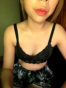 Snapshot of Samsam_567 chatting on September 13, 2025, 5:02 pm Samsam 567 online show from September 13, 2025, 5:02 pm