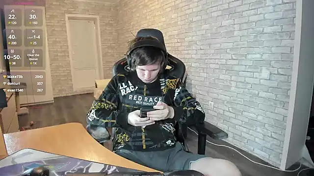 iliaskrislove online show from March 8, 2025, 10:34 pm