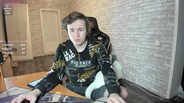 Snapshot of iliaskrislove chatting on March 12, 2025, 12:53 am iliaskrislove online show from March 12, 2025, 12:53 am