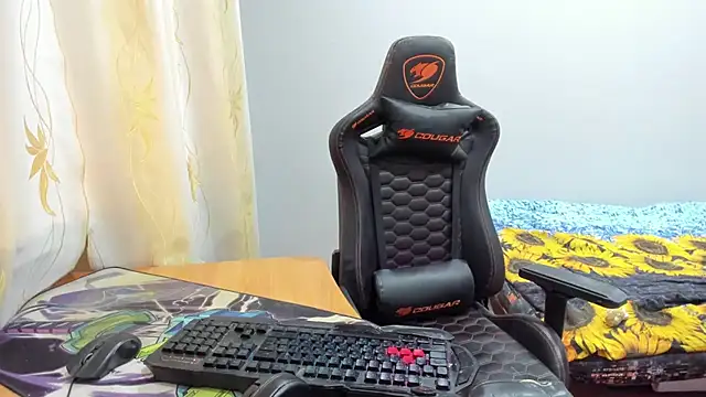 Snapshot of iliaskrislove chatting on October 28, 2025, 10:08 am iliaskrislove online show from October 28, 2025, 10:08 am