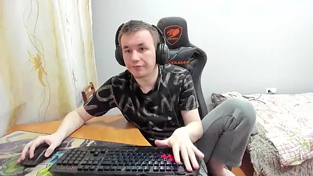 Snapshot of iliaskrislove chatting on November 4, 2025, 6:40 pm iliaskrislove online show from November 4, 2025, 6:40 pm