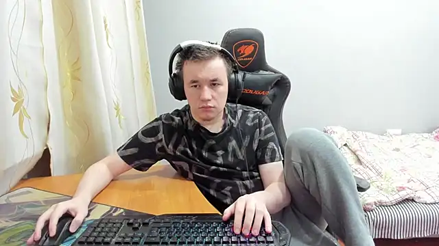 Snapshot of iliaskrislove chatting on November 20, 2025, 1:06 am iliaskrislove online show from November 20, 2025, 1:06 am