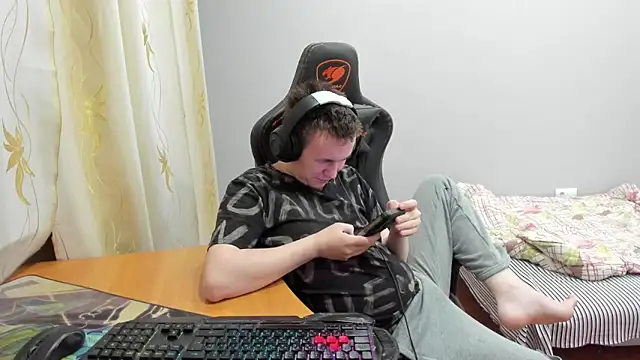 Snapshot of iliaskrislove chatting on November 21, 2025, 7:34 pm iliaskrislove online show from November 21, 2025, 7:34 pm