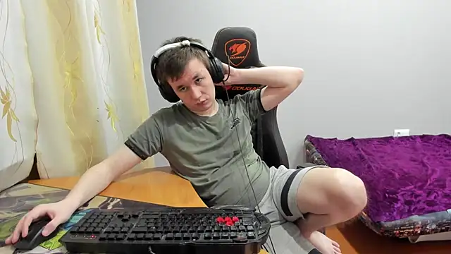 iliaskrislove online show from December 19, 2025, 6:26 pm