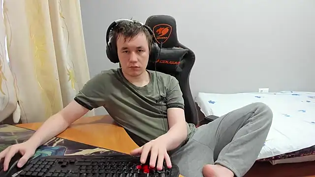 iliaskrislove online show from January 8, 2026, 11:56 am