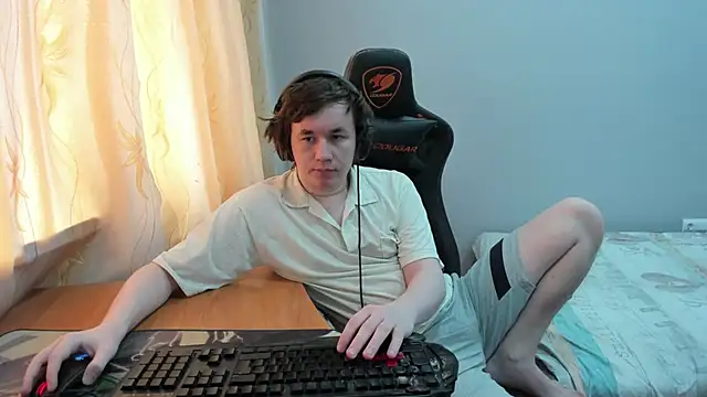 iliaskrislove online show from April 19, 2026, 5:40 am