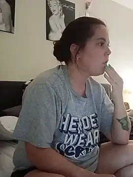 Snapshot of FreakNastyLacie chatting on August 1, 2026, 12:10 am FreakNastyLacie online show from August 1, 2026, 12:10 am