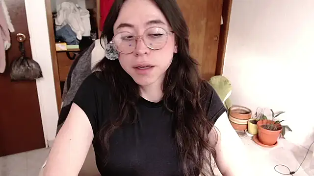 emily pearl  online show from October 15, 2025, 7:36 pm