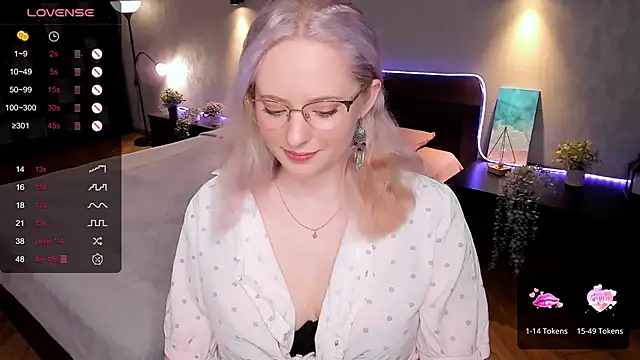 Aemilia  online show from February 9, 2025, 7:27 am