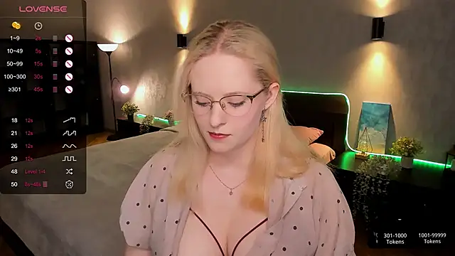 Aemilia  online show from March 10, 2025, 8:48 am