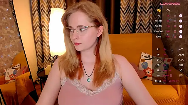 Snapshot of Aemilia_ chatting on May 6, 2026, 8:41 am Aemilia online show from May 6, 2026, 8:41 am