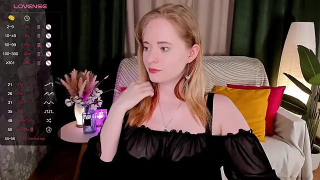 Snapshot of Aemilia_ chatting on May 11, 2026, 9:04 am Aemilia online show from May 11, 2026, 9:04 am