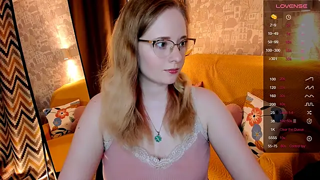 Snapshot of Aemilia_ chatting on June 9, 2026, 8:15 am Aemilia online show from June 9, 2026, 8:15 am