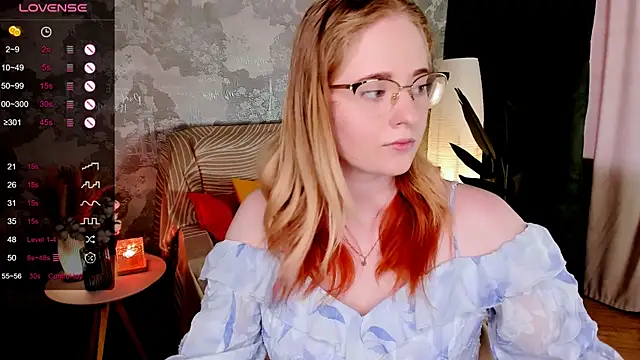 Snapshot of Aemilia_ chatting on June 25, 2026, 8:52 am Aemilia online show from June 25, 2026, 8:52 am