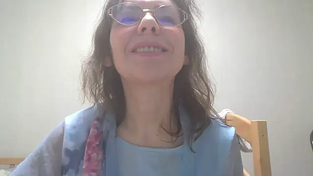 HollyJewel online show from January 21, 2025, 9:15 pm