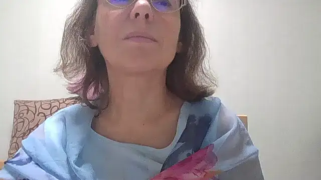 HollyJewel online show from October 9, 2025, 4:49 pm