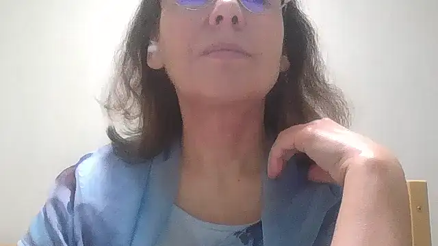 HollyJewel online show from November 20, 2025, 4:29 pm